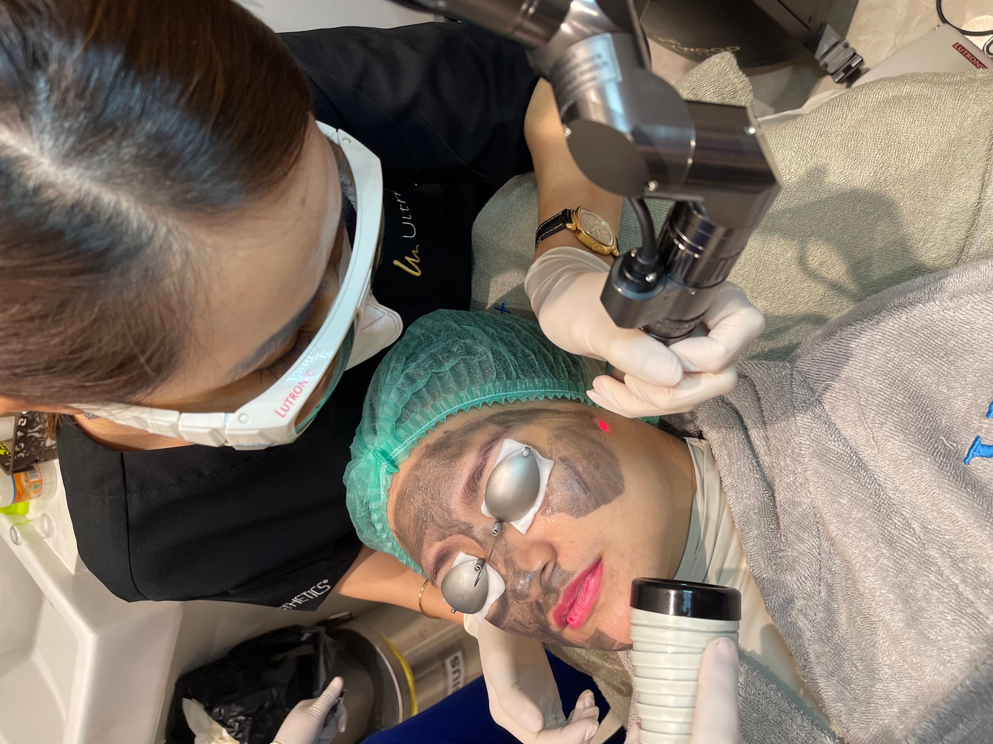 Treatment Hollywood Spectra untuk Menolak Tua - Majalahkartini.com