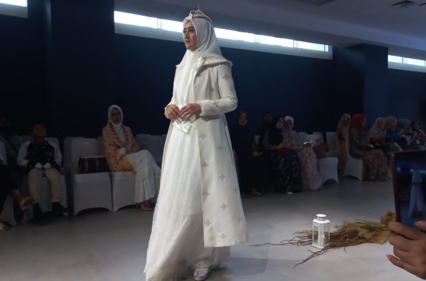  Indonesia Modest Fashion Desainer Gelar Acara Royal Raya Runway 2023