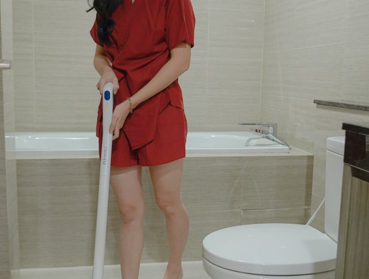  Cara Bersihkan Lantai Kamar Mandi Agar Tidak Licin Anti Pegal dan Capek!