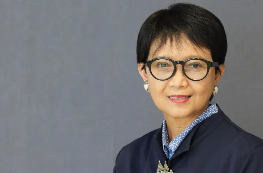 Retno Marsudi: Kiprah dan Dedikasi Sang Menteri Luar Negeri Indonesia